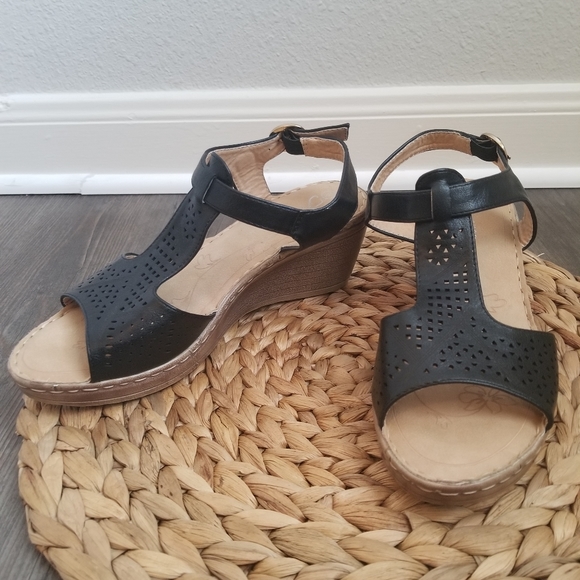 Shoes - Black wedge sandals